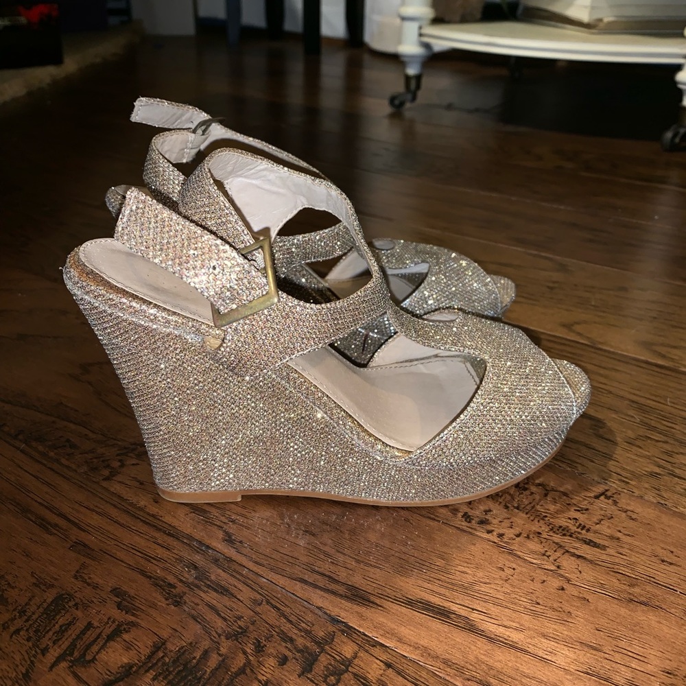 Wedge heels